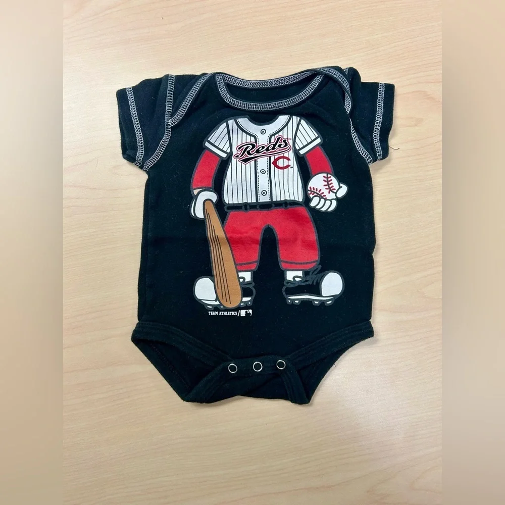 🏈⚾ Cincinnati Bengals & Reds Baby Onesie Bundle – 2 Pieces – Unisex - 0-3 mo 🐯❤️